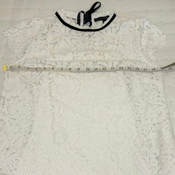 White House Black Market Lace Blouse Women's S | Cream | Cap Sleeve | EUC - Picture 12 of 14